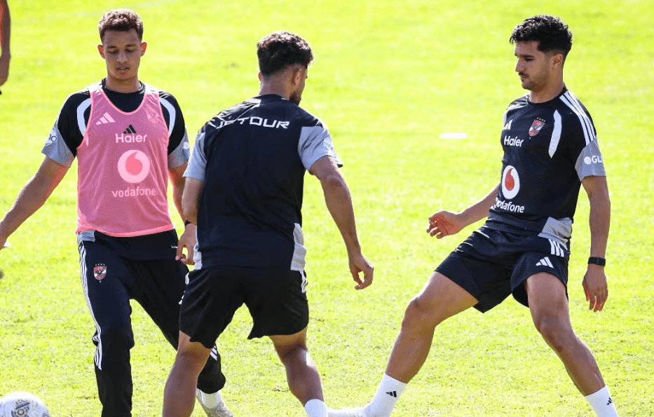 الجزائري منصف ينضم إلى تمرين الأهلي