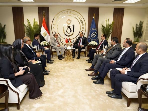 Healthcare chief discusses cooperation with Turkish envoy