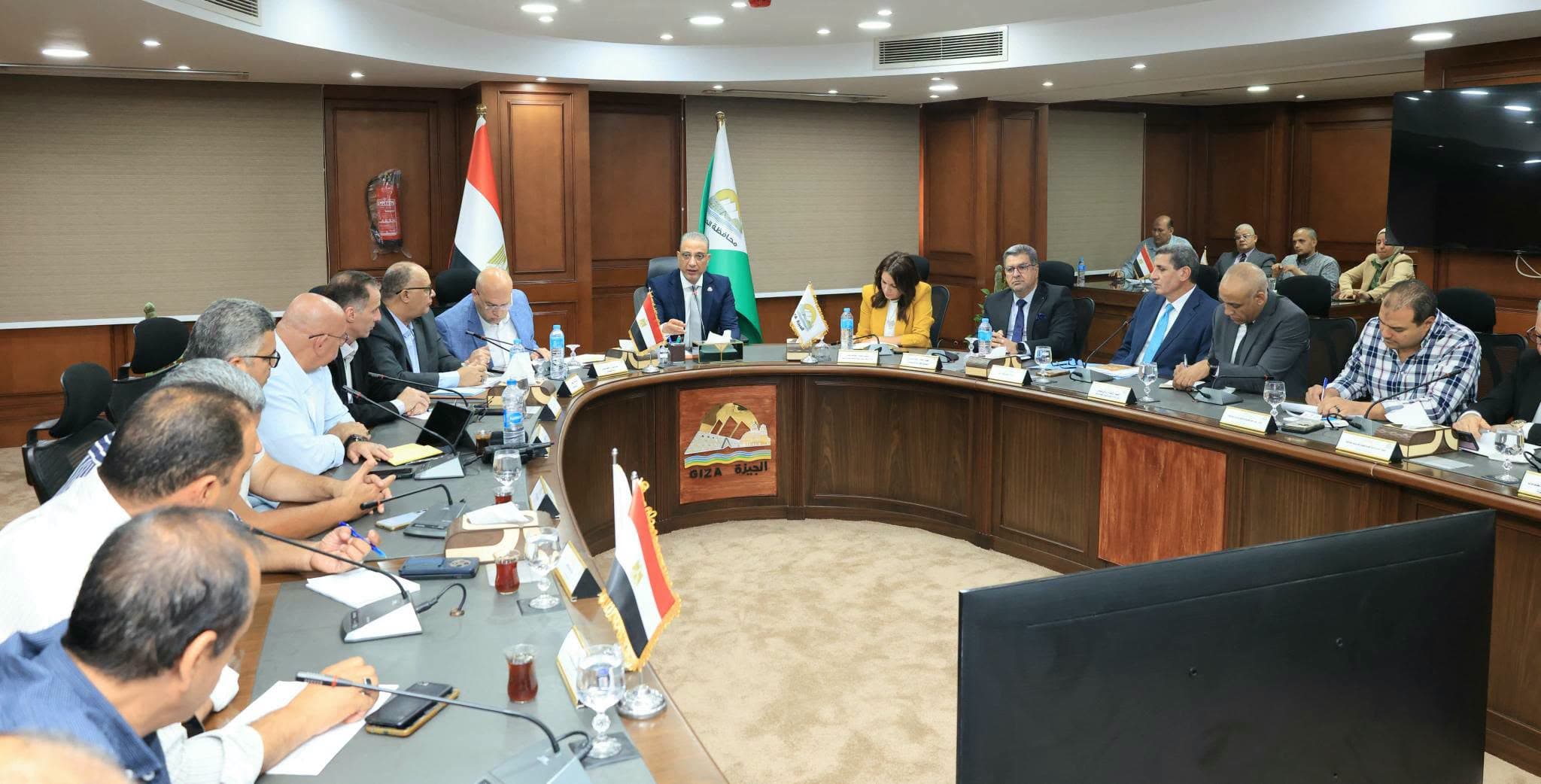محافظ الجيزة يتابع تقنين أراضي الدولة