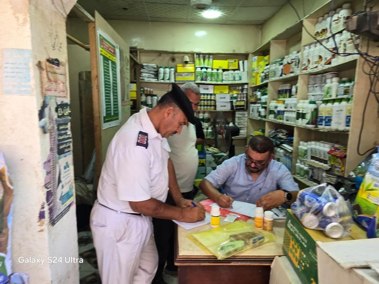 الزراعة تضبط 880 عبوة مبيدات غير صالحة