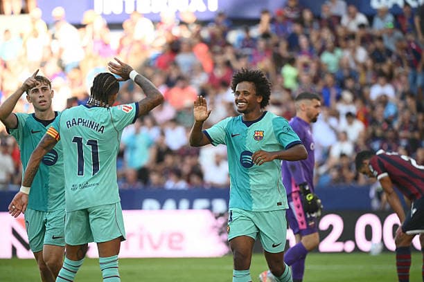 برشلونة يفوز على ليفانتي برباعية