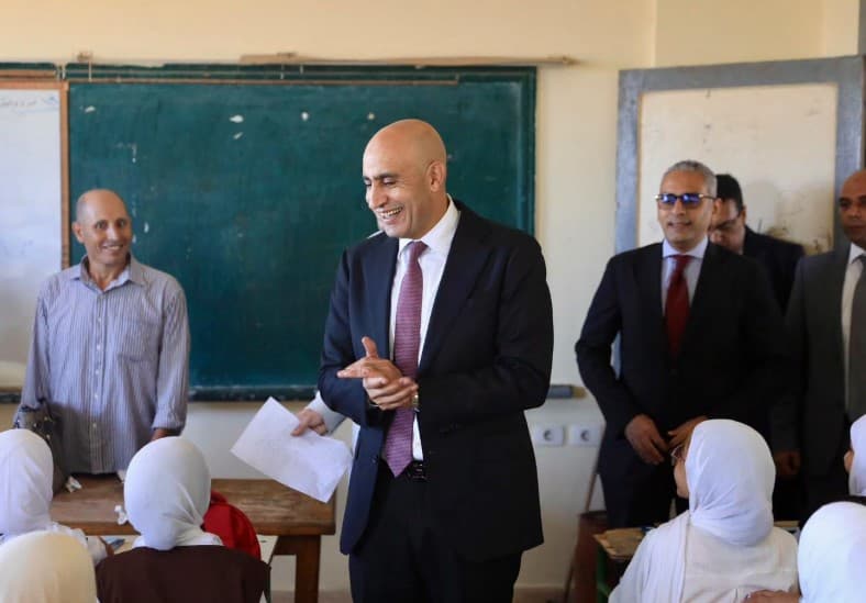 Expert advises parents on outside-Egypt education