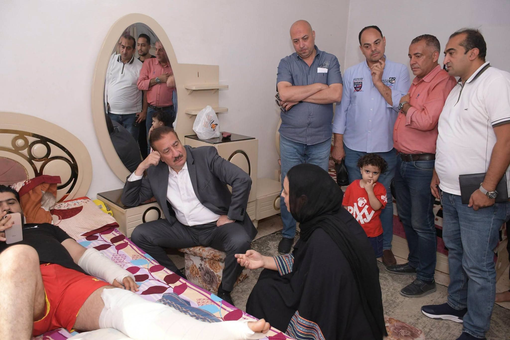 Port Said governor checks on family