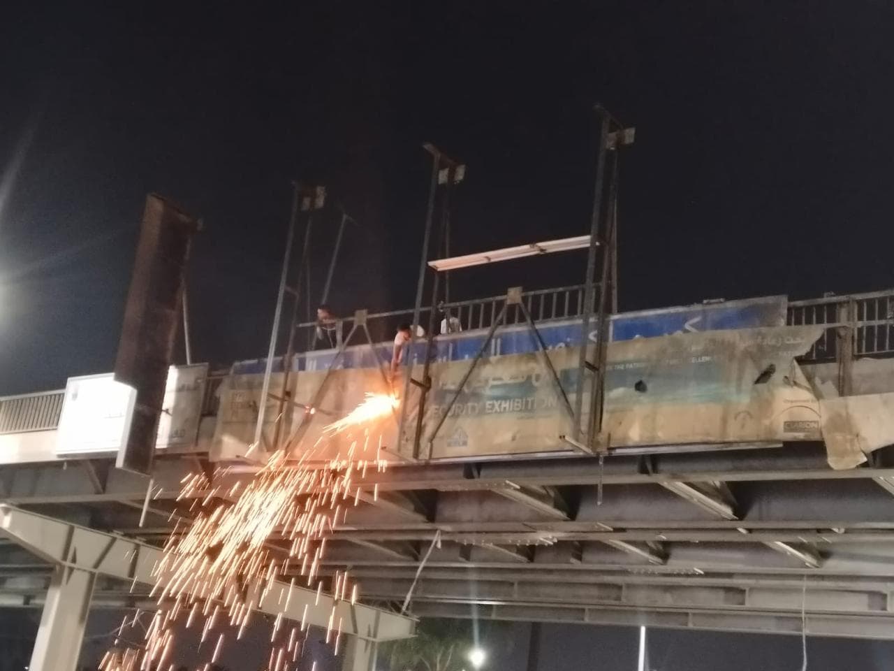 محافظ القاهرة يبدأ صيانة كوبري الفنجرى
