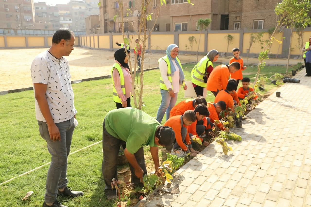 Cairo Gov. Promotes Tree-Planting Education