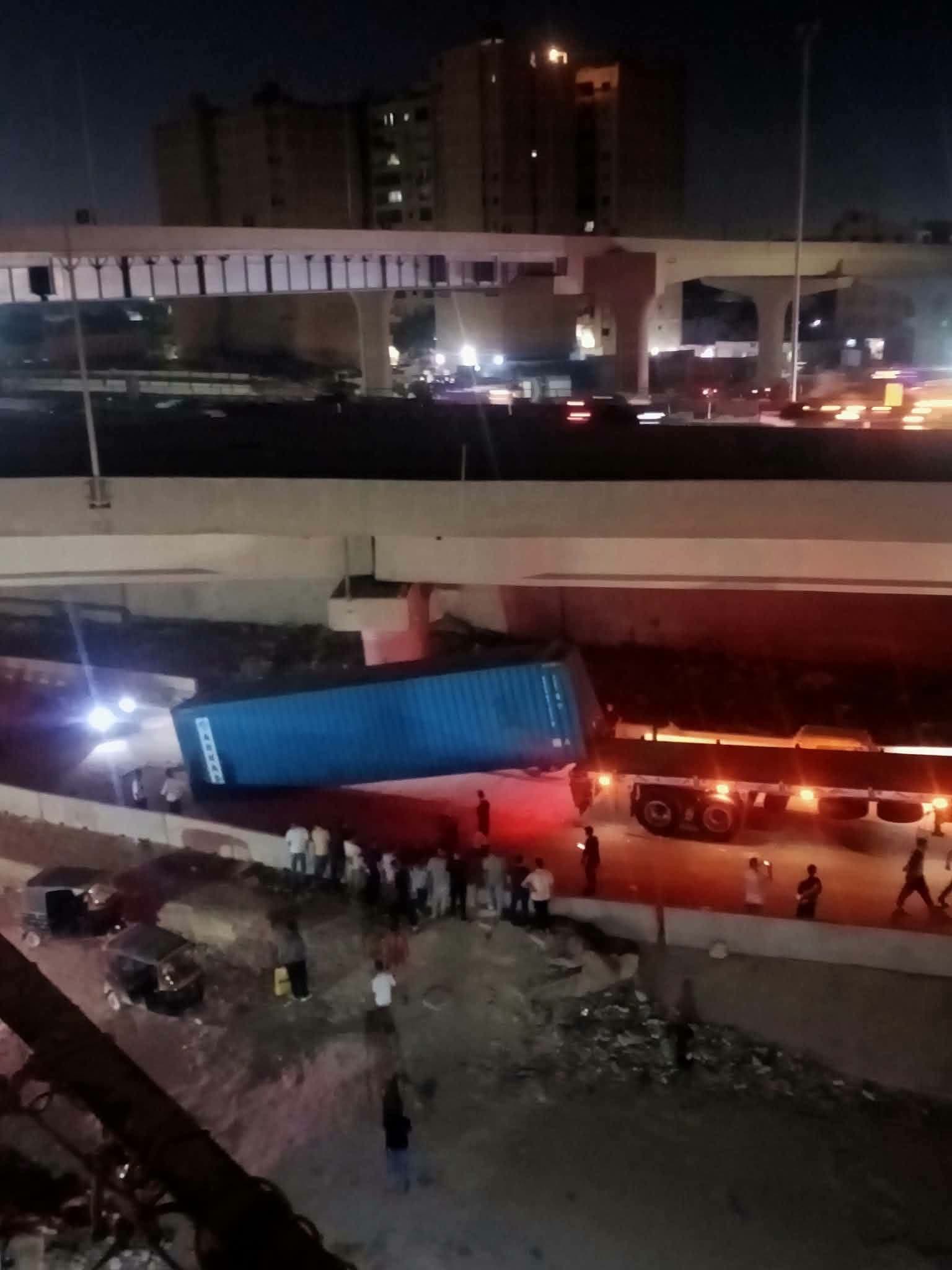 Transport container disrupts Al-Haram traffic