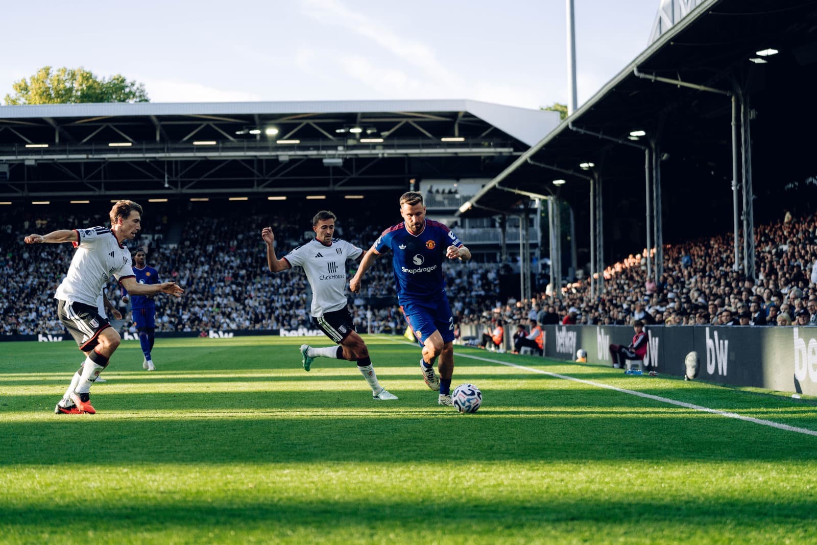 Manchester United Held by Fulham in Draw