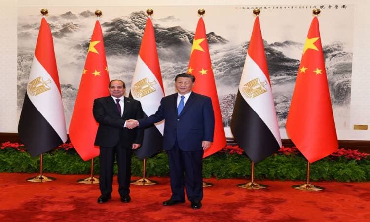 طائرة الرئيس الصيني تتجه إلى مصر بعد القمة