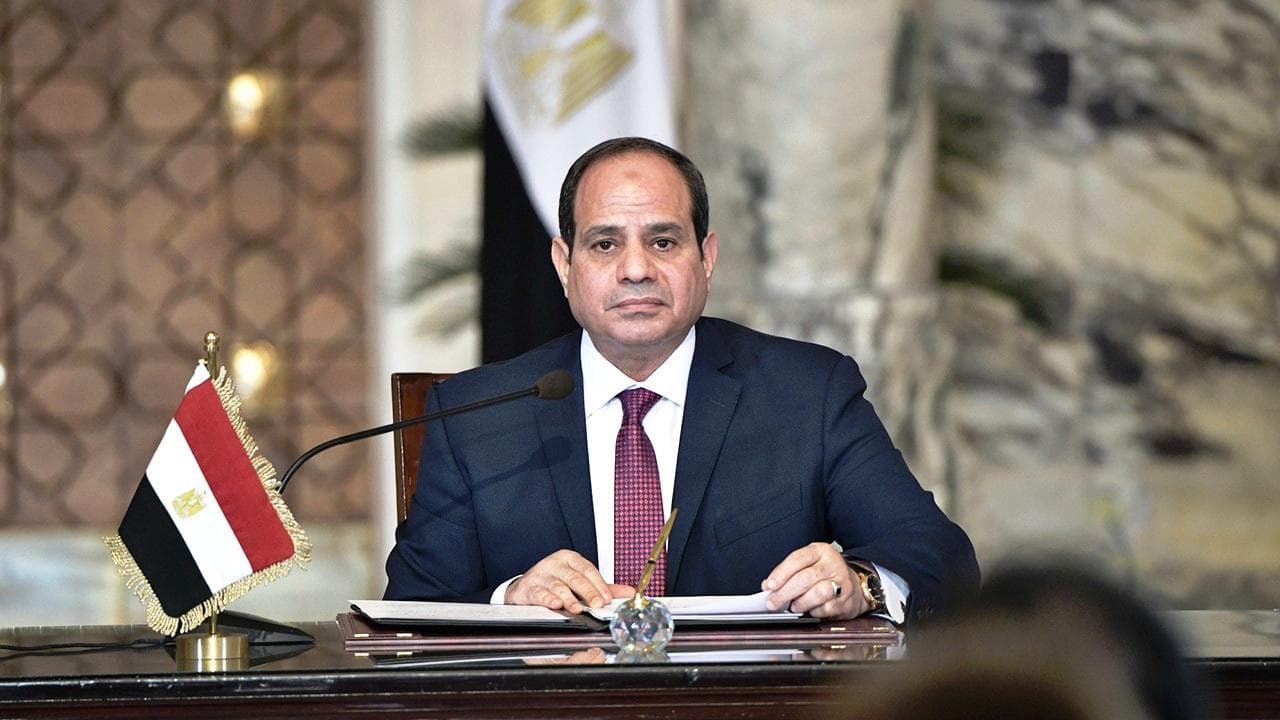 President Sisi meets with Madbouly and ministers
