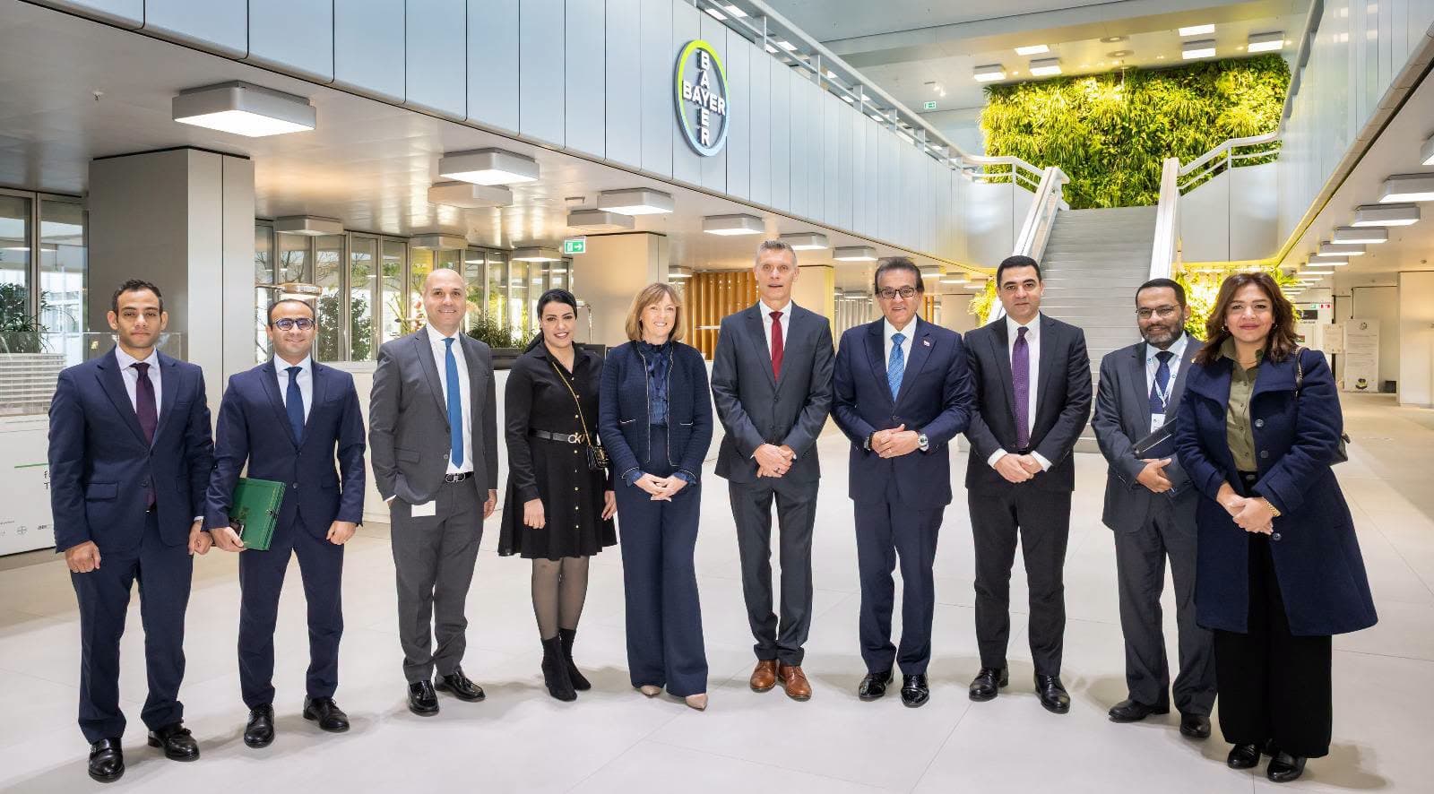 Health Minister visits Bayer Germany
