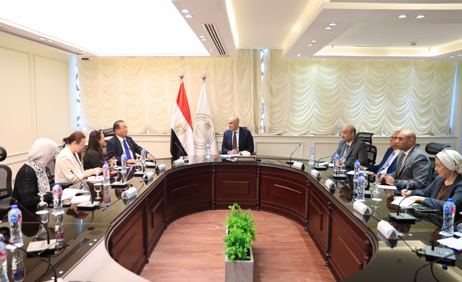 Ministry Aims to Strengthen Japan Ties