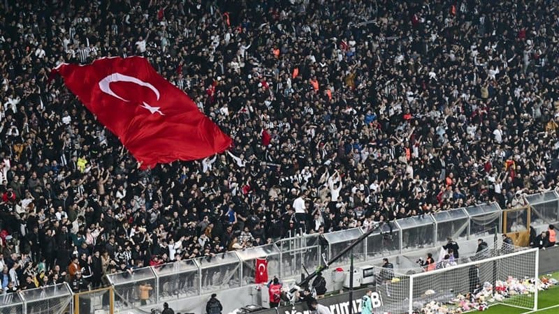 جماهير بشكتاش تعود بعد حظر 6 سنوات