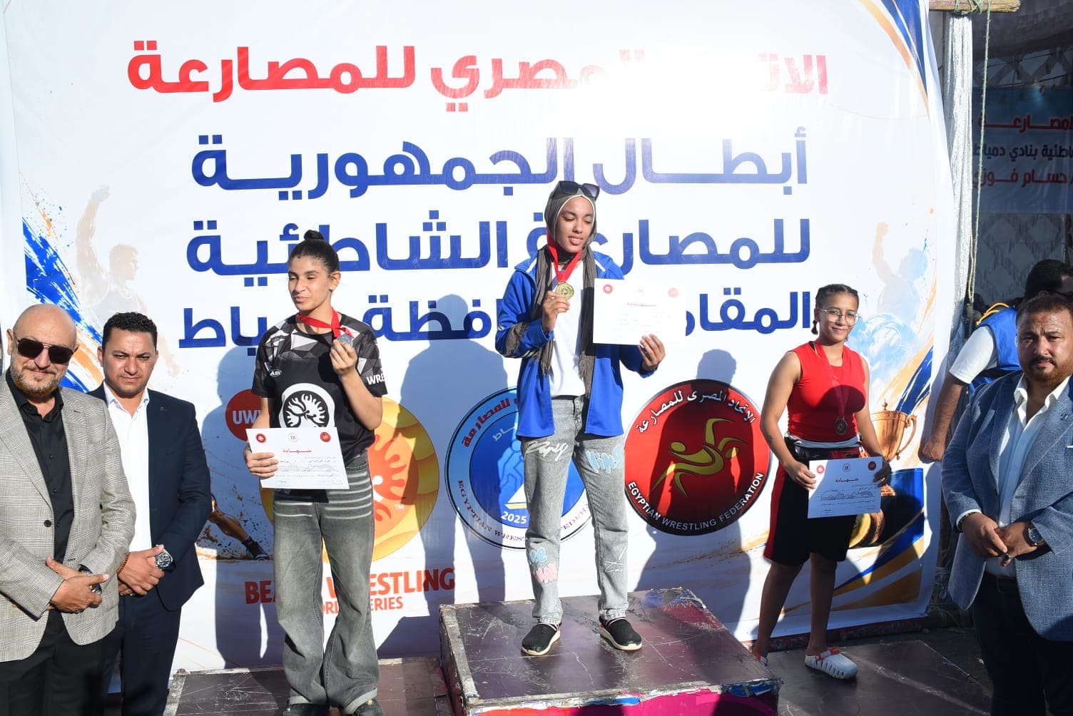 388 لاعب في بطولة المصارعة الشاطئية برأس البر