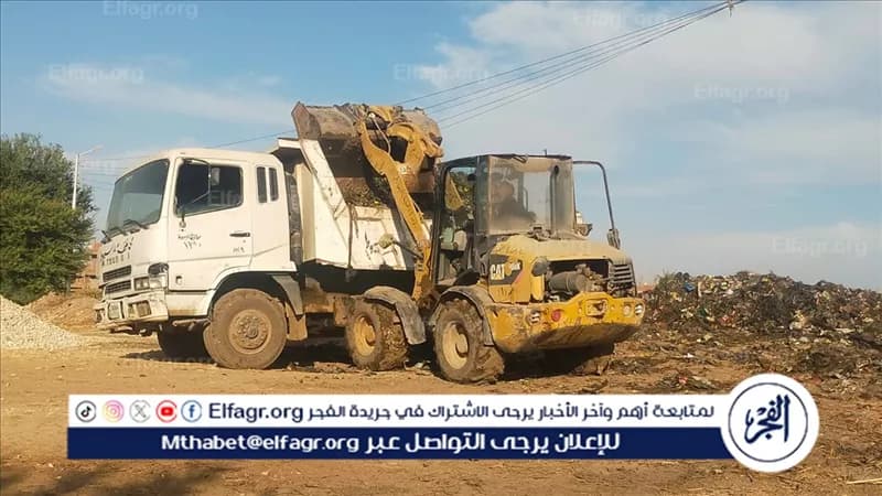 محافظ أسيوط يرفع مخلفات تطهير الترع ببني عليج