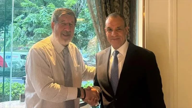 Foreign Minister Meets Tourism Leader