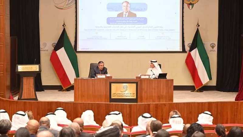 نبيل فهمي يناقش مستقبل التعاون العربي