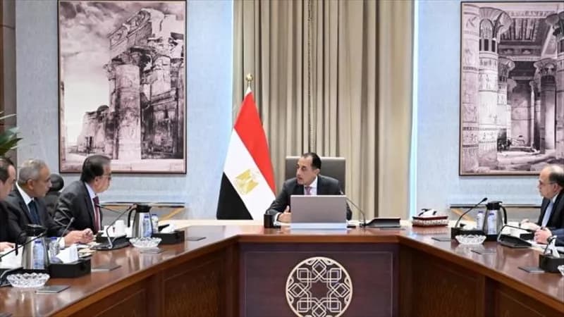 رئيس الوزراء يطلع على تطورات جلسة صحة المواطن