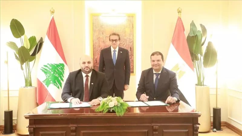وزير الصحة اللبناني يوقع على مذكرة خبرة مصرية في التأمين الصحي