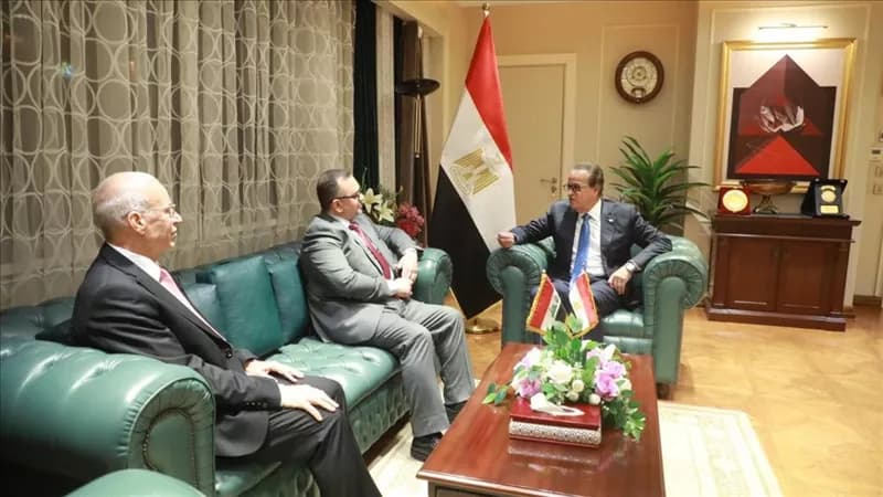Health Minister meets Iraqi official on healthcare cooperation