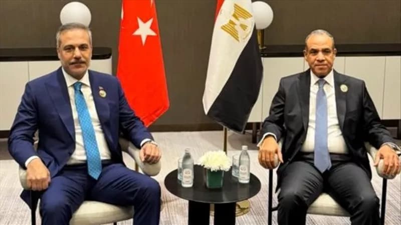 وزير الخارجية يناقش مع نظيره التركي في بغداد