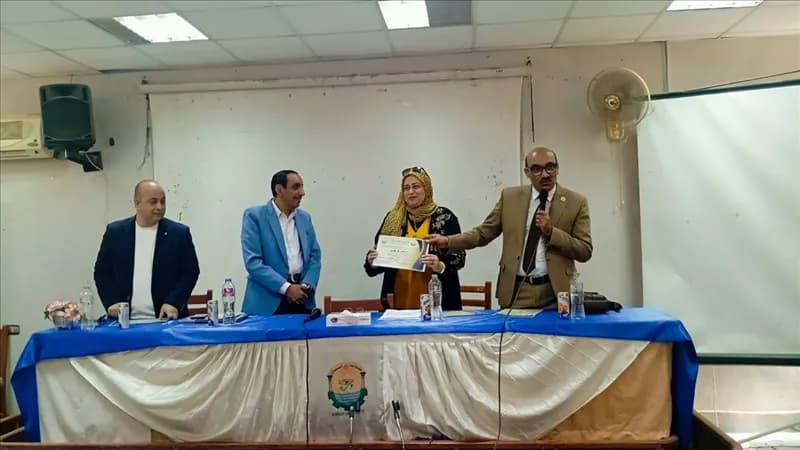 Aswan University honors top science students