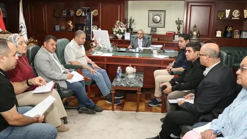 محافظ بني سويف يتابع مشاريع وخدمات المحافظة