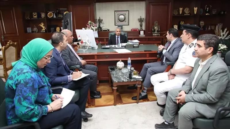محافظ بني سويف يبحث استثمار مناطق النشاط التجاري