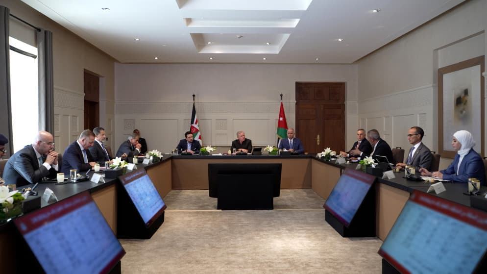 الملك يركز على أهمية مخزون الحبوب
