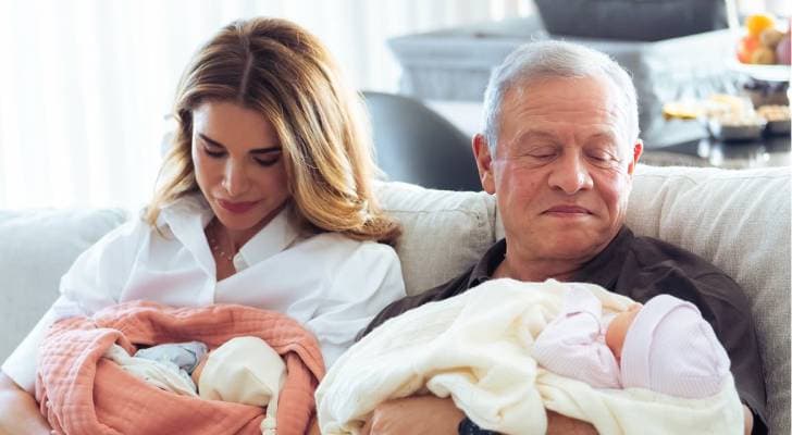 Queen Rania posts twins' photos