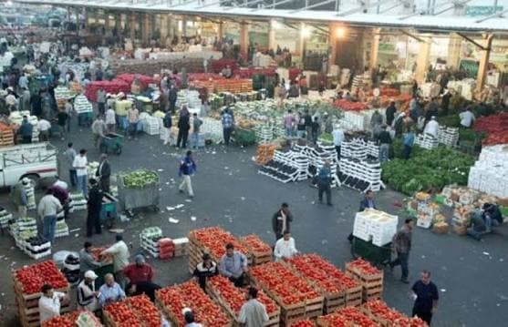 أمانة عمّان تبرر حظر بيع الخضروات خارج السوق