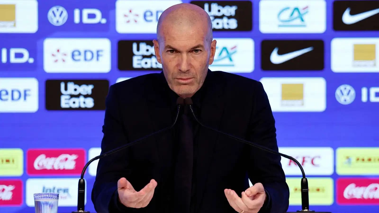 زيدان يوضح عودة بنزيما للمنتخب