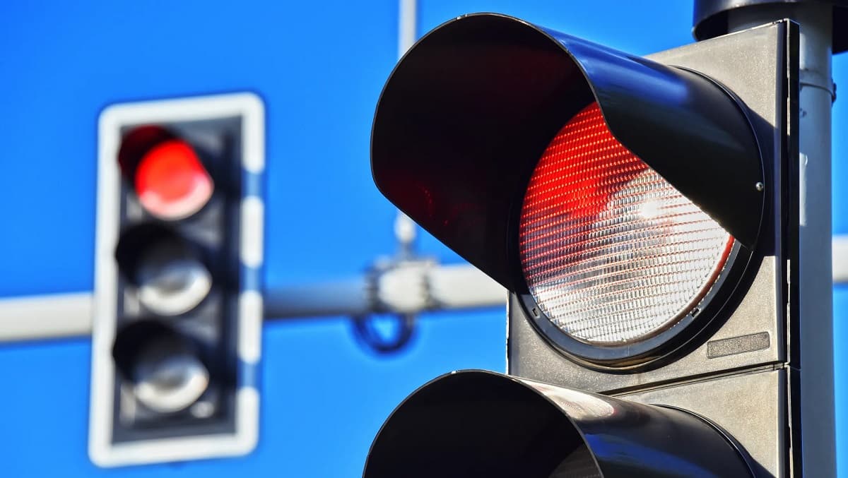 Public Security Reports 153 Red Light Incidents in 2025