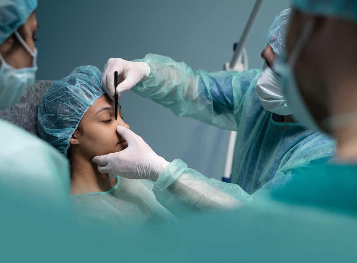 Allowing GPs and dentists in cosmetic medicine