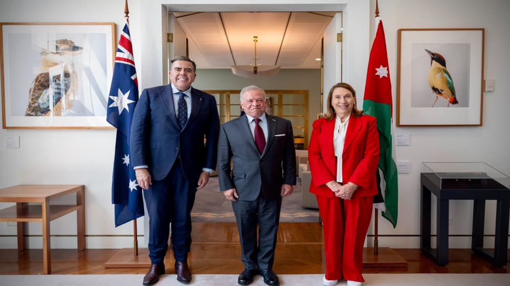 King meets Australian parliamentary leaders