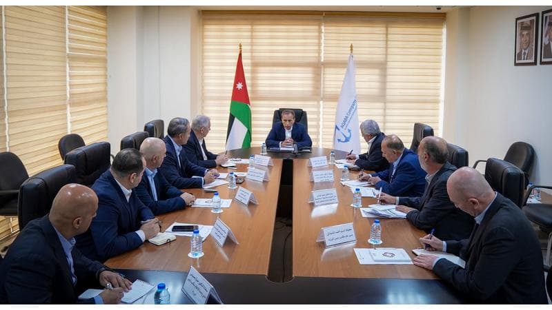 حسان يزور ميناء النفط في العقبة