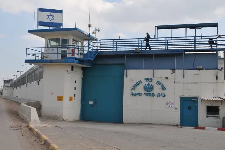 Palestinian Female Prisoners in Damoon Prison Face Death Due to Israeli Medical Neglect