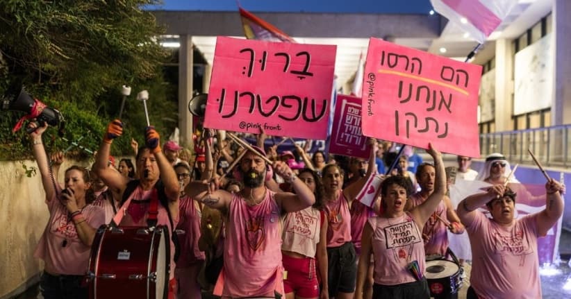 Massive protests against Netanyahu in Israel