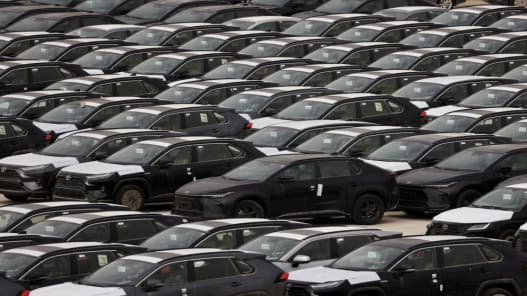 الزرو يؤكد خفض الضريبة على المركبات الأمريكية إلى 16%