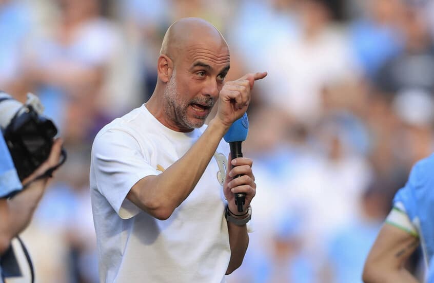 غوارديولا يطلب راتبا لتدريب إيطاليا