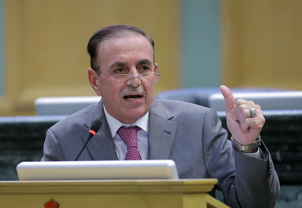 الزعبي يعترض على إدراج السكة ضمن تعريف الطريق