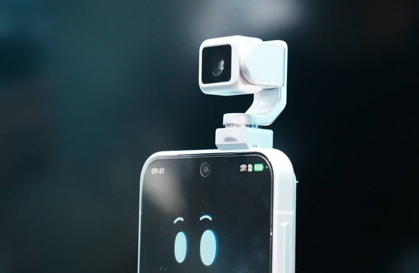 Main aspects of Honor Robot Phone