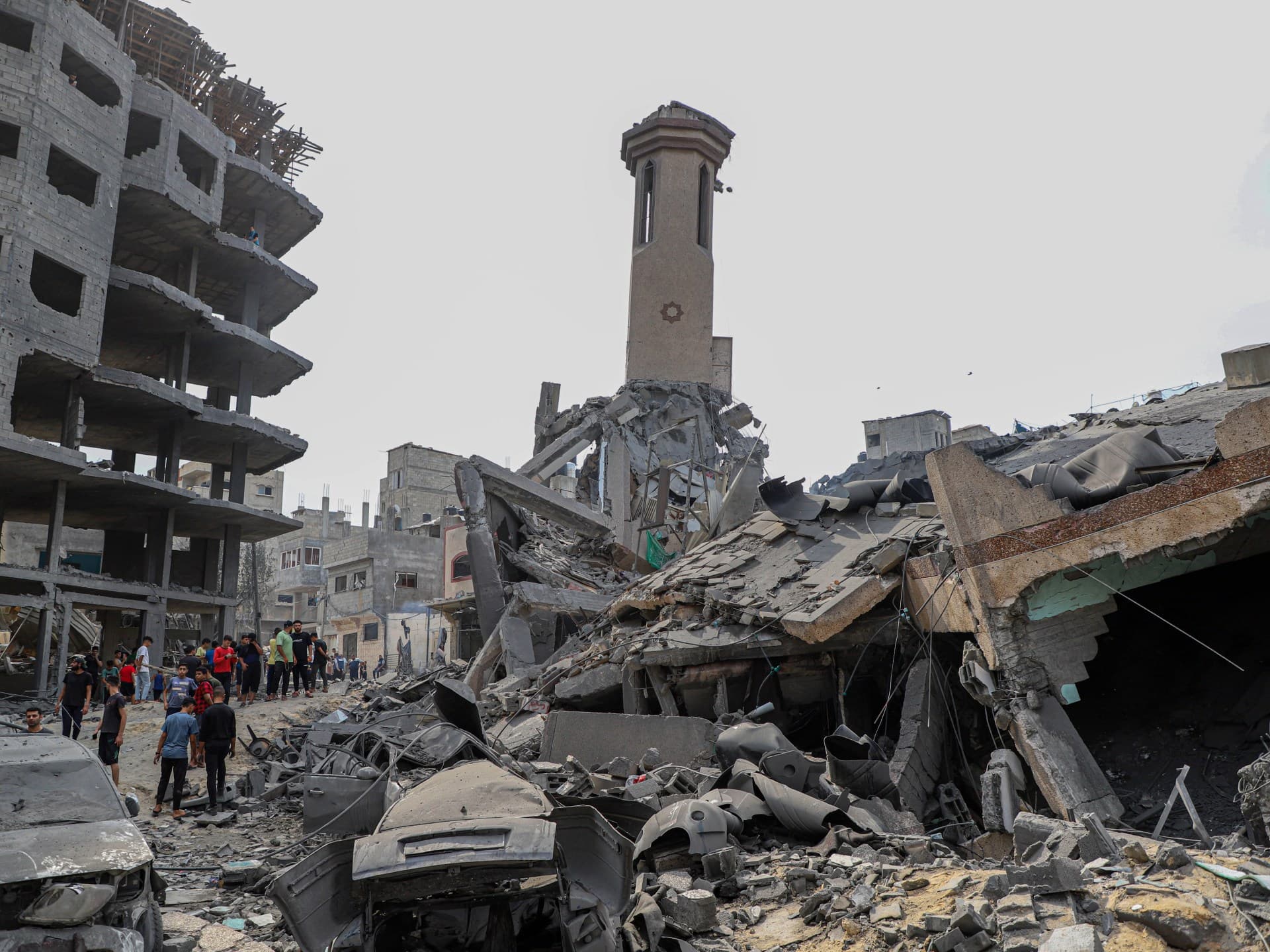 Occupation destroys Gaza mosque and bombs Deir al-Balah house
