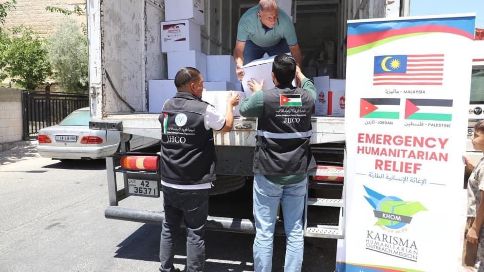 Food and health parcels for refugees