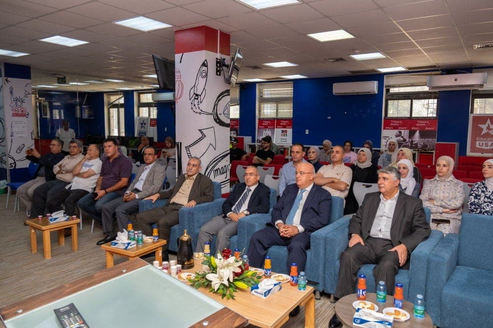 الهاشمية تبدأ المرحلة الأولى للتحول الرقمي في المكتبة