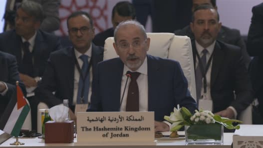الصفدي: إسرائيل تقتحم حرمة المقدسات وتعيق حرية العبادة