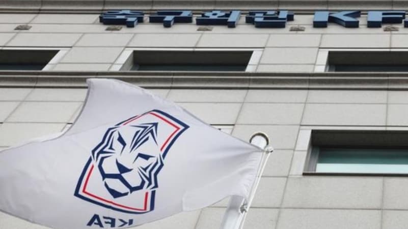 Police raid South Korean union HQ