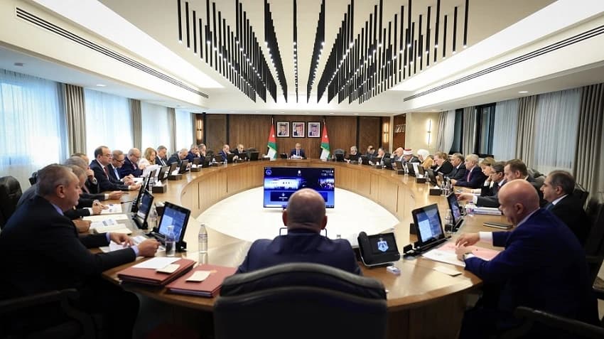 مجلس الوزراء يوافق على تعديل الإجازات بدون راتب