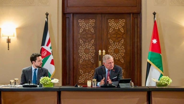 King Urges De-escalation to Congress