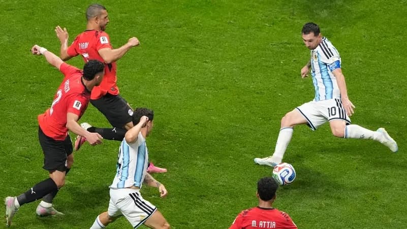 ميسي يهدد بقتل قبل مواجهة مصر