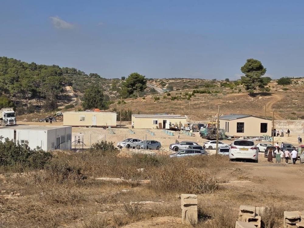 مستوطنون يعيدون بناء غانيم شرق جنين